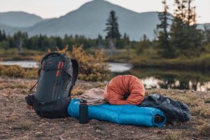 « Les essentiels pour un voyage minimaliste : comment partir léger et bien organisé »