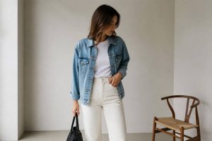 Comment porter une veste en jean avec style