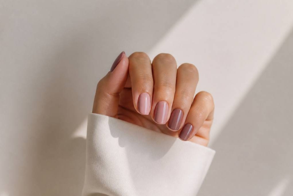 2 couleurs de vernis qui vont bien ensemble : idées élégantes pour une manucure tendance